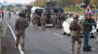 ŞANLIURFA'DA POLİS UYGULAMA NOKTASINDA SİLAHLI KAVGA 2 YARALI, 22 GÖZALTI