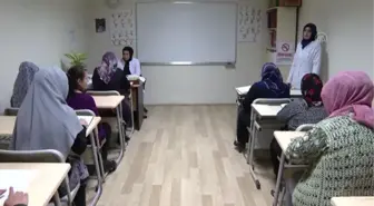 Görme engelli kursiyerler, Braille alfabesiyle Kur'an-ı Kerim'i hatmetti