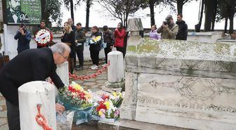 Namık Kemal, Gelibolu'daki kabri başında anıldı
