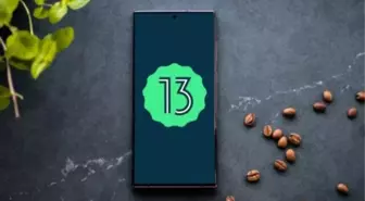 Samsung'dan bir modele daha Android 13 sürprizi!