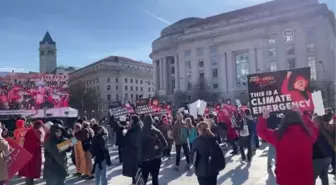 WASHINGTON - ABD Senatörü Jeff Merkley, Greenpeace'in düzenlediği 'Fire Drill Fridays' mitingine katıldı