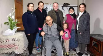 Germencik Belediyesi'nden engelli vatandaşa tekerlekli sandalye hediyesi