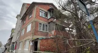 Ayrı yaşadığı eşi tarafından bıçaklanan kadın öldü (2)