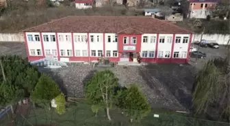 Müzik sevdalısı sosyal bilgiler öğretmeni köy çocuklarının ruhuna dokundu