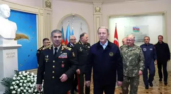 Milli Savunma Bakanı Akar, Azerbaycan Savunma Bakanı Orgeneral Hasanov ile görüştü