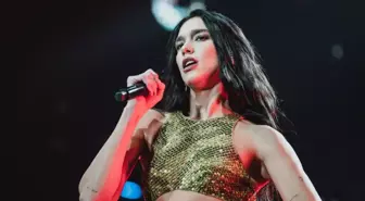 Dua Lipa'nın üçüncü albümünde Elton John etkisi olacak