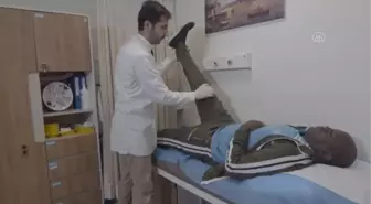 Sıtmanın felç bıraktığı Çadlı, Türkiye'de yeniden adım attı