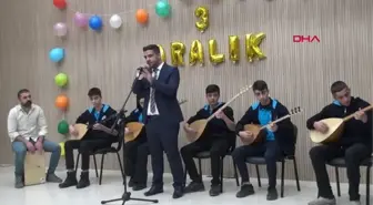 BİTLİS'TE, ENGELLİ BİREYLER MÜZİK EŞLİĞİNDE ŞARKI SÖYLEYİP EĞLENDİ