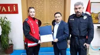 Vali Çiçek'ten güven timlerine başarı belgesi