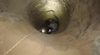 Aksaray'da kuyuya düşen köpeği AFAD ekipleri kurtardı