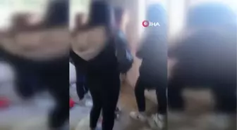 Kız öğrencilerin metruk binada saç başa 'erkek arkadaş' kavgası kamerada