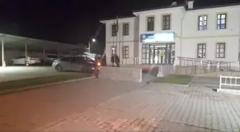 Öztürk Yılmaz'a Yönelik Bıçaklı Saldırının Şüphelisi Serhat K., Ankara Polisine Teslim Edildi