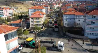 15 günde 3 mahalleye 8 bin ton sıcak asfalt