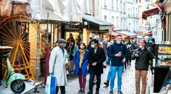 Macron bizzat açıkladı! Fransa'da 18-25 yaş arasındaki gençlere prezervatifler ücretsiz verilecek