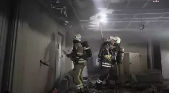 İbb, Çırağan Sarayı'nın Otel Bölümündeki Yangına Yapılan Müdahalenin Fotoğraflarını Paylaştı