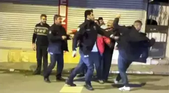 AVCILAR'DA POLİSİ TEHDİT EDİNCE BİBER GAZI İLE MÜDAHALE EDİLDİ.