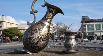 Bakır görünümlü obje Refahiye Kaymakamlığına hibe edildi