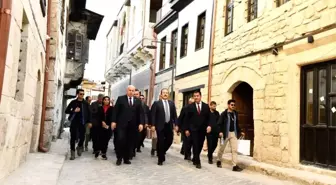 Vali Pehlivan Tarsus ilçesinde temaslarda bulundu
