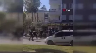 Kapı anahtarı ile 3 polis ve bir kişiyi yaralayan motokurye tutuklandı