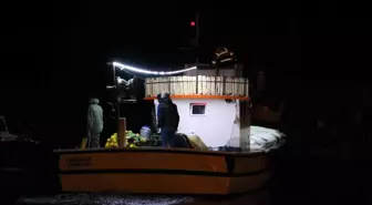 Balıkçı teknesinden düşen tayfayı arama çalışmaları sürüyor