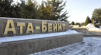 Dünyaca ünlü Kırgız yazar Cengiz Aytmatov doğumunun 94'üncü yılında anıldı