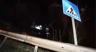 Şarampole devrilen kamyonun sürücüsü öldü