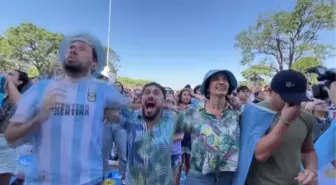 BUENOS AİRES - Arjantinli taraftarların gol sevinci kameralara yansıdı
