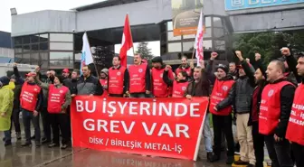 Erteleme kararına rağmen greve çıktılar