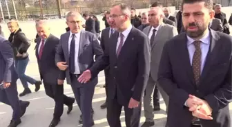 Bakan Kasapoğlu, Eyüpsultan'daki yüzme havuzlarının açılışını yaptı