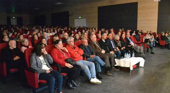 Edremit'te Erol Batıbeki Müzik Topluluğu Konser Verdi