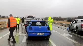 Gediz'de trafik kazası: 4 yaralı