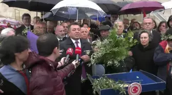 Zeytinlikler İçin TBMM Önünde Eylem Yapmaların İzin Verilmeyen Çiftçiler, Meclis'in Bahçesinden İktidara Seslendi: 'Zeytinimize Kıymak İsteyenlere...