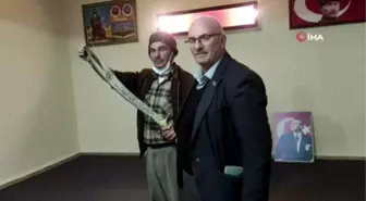 Bayramiç'te cemevine Zülfikar kılıcı hediye edildi