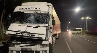 İşçileri taşıyan servise tırın çarpması sonucu 20 kişi yaralandı