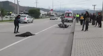 Kamyonla çarpışan motosikletteki 1 kişi öldü, 1 kişi yaralandı