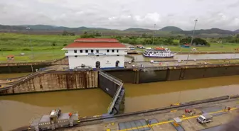 Panama Kanalı'nda yangın: Miraflores kapağından geçişler durduruldu