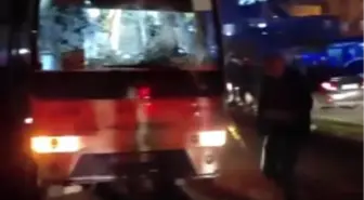 Özel halk otobüsünün çarptığı kadın öldü, annesi yaralandı