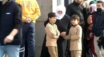 Arnavutköy'de zehirlenme şüphesiyle hastanelere kaldırılan öğrenci sayısı 50'ye yükseldi