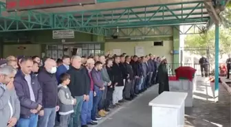 Özel halk otobüsünün çarpması sonucu ölen kadının cenazesi defnedildi