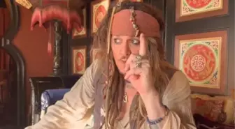 Ünlü oyuncu Johnny Depp'ten gönüllerde taht kuran hareket! Ölümcül hastalığa yakalanan 11 yaşındaki minik hayranının hayalini gerçekleştirdi