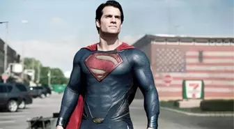 Warner Bros, Henry Cavill'in Süperman rolüne son verdi