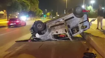 AĞACA ÇARPAN HAFİF TİCARİ ARACIN SÜRÜCÜSÜ KAÇTI