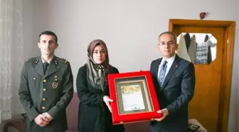Konya'da şehit Piyade Uzman Çavuş Mustafa Işık'ın ailesine şehadet belgesi verildi