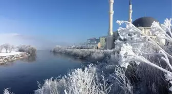 ARDAHAN'DA SOĞUK HAVA ETKİLİ OLDU; GÖLE EKSİ 15,6
