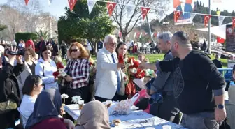 Kdz. Ereğli Belediyesi '15. Hamsi Festivali'nde 15 Bin Ton Hamsi Dağıttı