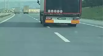 OTOYOLDA TEHLİKELİ HAREKETLER YAPAN TIR'IN ŞOFÖRÜ ALKOLLÜ ÇIKTI