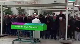 Alparslan Özmol'un annesi, son yolculuğuna uğurlandı