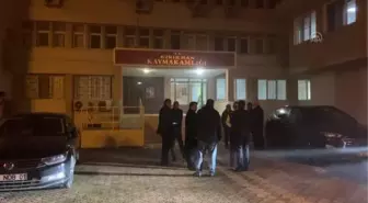Deprem sonrası evlerine giremeyen vatandaşlara çorba dağıtıldı