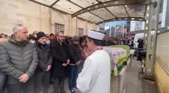 Evinde baygın halde bulunan lise öğrencisi hastanede hayatını kaybetti