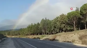 Kazdağları'nda çıkan gökkuşağına bulutlar eşlik etti